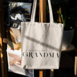 Bolso De Tela Abuela | Moda Boho Lettering & Floral<br><div class="desc">La moderna bolsa de tote presenta una tipografía moderna que dice "mis mayores bendiciones me llaman abuela", con una adorable disposición artística floral. Todas las mujeres necesitan un buen tote para sus necesidades básicas. Ya sea un regalo del Día de la Madre, un regalo de cumpleaños o incluso un pequeño...</div>