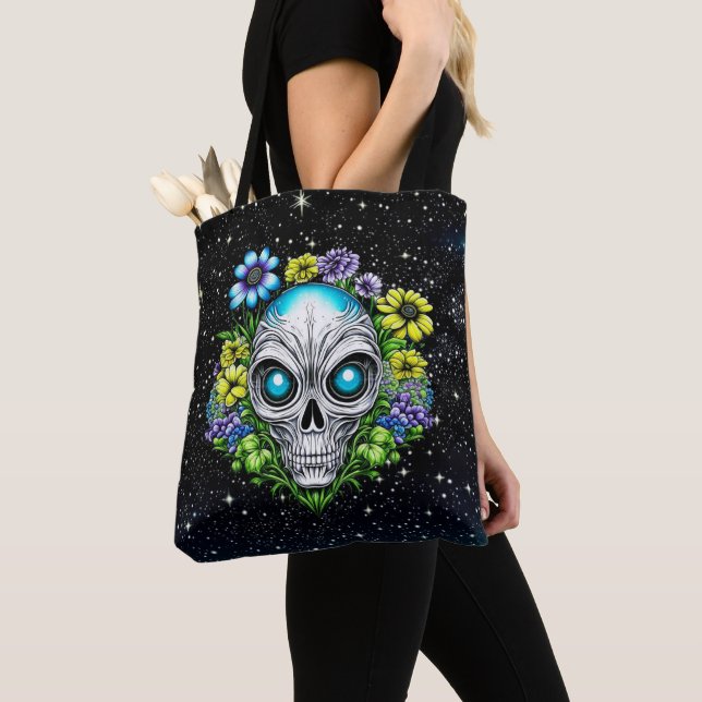 Bolso De Tela Alien Face and Flowers Ai Art (Detalle)