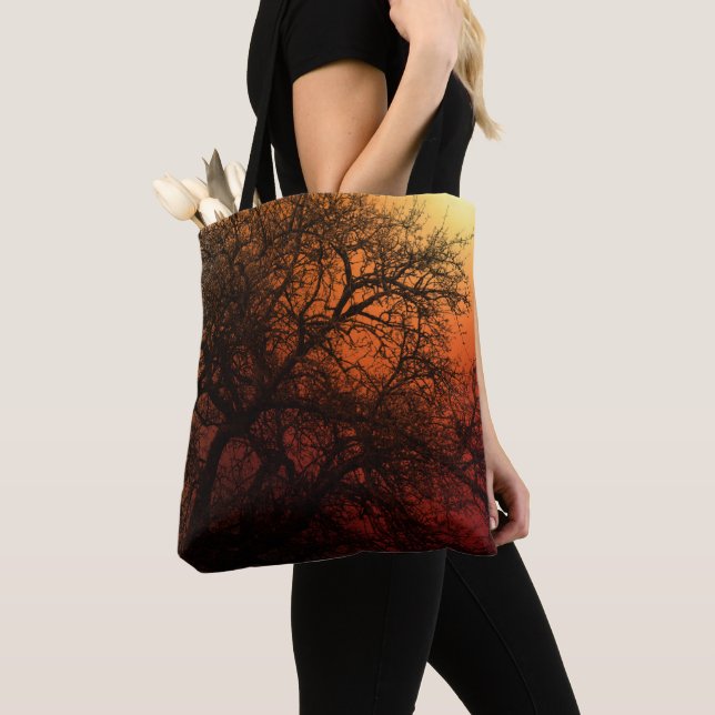 Bolso De Tela Árbol de invierno de la silueta de sol (Detalle)