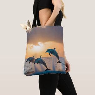Bolso De Tela Bailando en el crepúsculo: tres delfines saltando