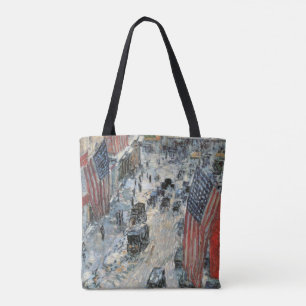 Bolso De Tela Banderas en la calle 57 por Frederick Childe Hassa
