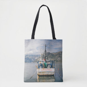 Bolso De Tela Barco pesquero en la pintoresca bahía