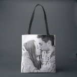 Bolso De Tela Boda de fotografía Personalizado de tipografía neg<br><div class="desc">Añadir una foto personalizado. La plantilla de foto tiene un filtro. La fecha es la tipografía en negrita del serif. Los nombres de las novias y de los que van a ser Groom están en la tipografía sans serif.</div>