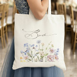 Bolso De Tela Boda de jardín de flores silvestres de primavera c<br><div class="desc">Disfrute de la belleza de la naturaleza en su día especial con nuestra exquisita bolsa de tote de la novia de la flor silvestre. Elegante, único y floreciente con amor. Utilice los campos de texto para personalizar su diseño con su propio texto y detalles. Si desea cambiar el estilo de...</div>