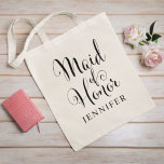 Bolso De Tela Boda personalizado del guión negro de doncella de<br><div class="desc">El boda Maid of Honor tote bag presenta un moderno guión de caligrafía giratoria negra con elegante texto de nombre de personalizado que puede personalizar. ¡Vea nuestros diseños coordinados de la fiesta nupcial!</div>