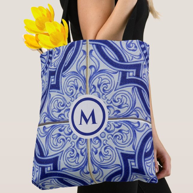 Bolso De Tela Bonito Monograma Azul + Tile Blanco (Errands won't be boring with this pretty monogram blue and white tile pattern tote bag! )