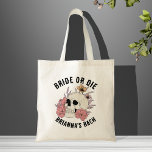 Bolso De Tela Brida o muera favores de soltera de cráneo negro<br><div class="desc">Novia o morí soltera fin de semana favorece a las mochilas de té personalizadas regalos de novias favores de fiesta de novias,  bolso de té con esqueleto gótico cráneo regalos de fiesta de novias regalos de damas de novia</div>