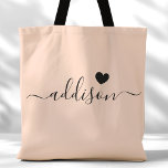 Bolso De Tela Bridesmaid Modern Script Heart Peach Beige<br><div class="desc">Este bolso de moda con tote presenta un bonito fondo de color pekinés adornado con un moderno guión y un delicado diseño cardíaco. El suave, elegante color y sofisticada tipografía lo convierten en un accesorio ideal para las damas de honor o para quien ame los diseños elegantes y de moda....</div>