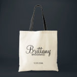 Bolso De Tela Bridesmaids personalizadas modernas en blanco y ne<br><div class="desc">Regalos modernos de Bridesmaids personalizados en blanco y negro con el nombre personalizado de la dama de honor en estilo moderno de caligrafía con título y fecha boda en estilo moderno de letra sans serif. También perfecto para la empleada de honor, la niña flor, la madre de la novia y...</div>
