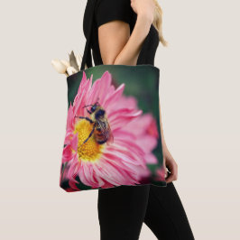 Bolso De Tela Bumble Bee En La Flor De Daisy Rosa