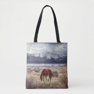Bolso De Tela Caballo salvaje: El paisaje invernal de Nevada.