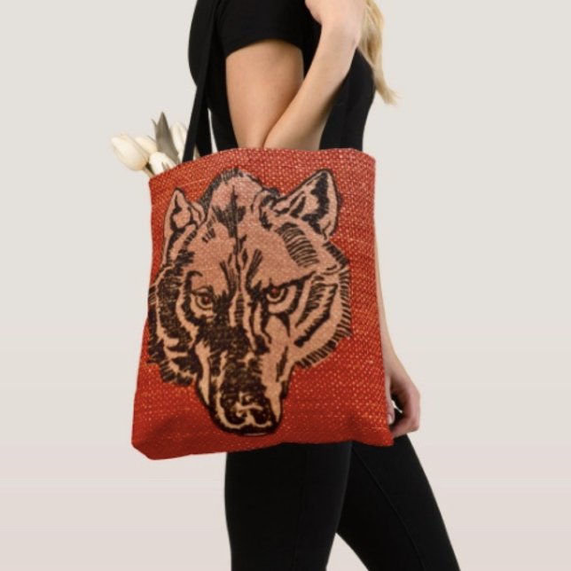 Bolso De Tela Cabeza de Lobo en Rojo (Tote Bag — 100% polyester, black laminated lining 100% cotton web hand. Made in the USA.

)