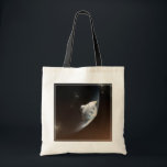 Bolso De Tela Cápsula de aeródromo de Marte Science Laboratory 2<br><div class="desc">Concepto de artista que representa la interacción de la nave espacial del Laboratorio Científico de Marte con la atmósfera superior de Marte durante la entrada, descenso y aterrizaje de la resaca de curiosidad en la superficie marciana. En esta escena, la fricción con la atmósfera marciana está frenando el descenso de...</div>