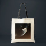 Bolso De Tela Cápsula de aeródromo de Marte Science Laboratory 2<br><div class="desc">Concepto de artista que representa la interacción de la nave espacial del Laboratorio Científico de Marte con la atmósfera superior de Marte durante la entrada, descenso y aterrizaje de la resaca de curiosidad en la superficie marciana. En esta escena, la fricción con la atmósfera marciana está frenando el descenso de...</div>
