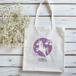 Bolso De Tela Chicas cortan morado arco iris de unicornio y nomb<br><div class="desc">Este lindo y adorable bolso de unicornio con la temática de los niños de la tote tiene un personalizado unicornio, un planeta, estrellas, una corona, un arcoíris y corazón, y puede ser personalizado con el nombre de sus chicas. El regalo mágico morado perfecto para tu hijo o niño amante de...</div>