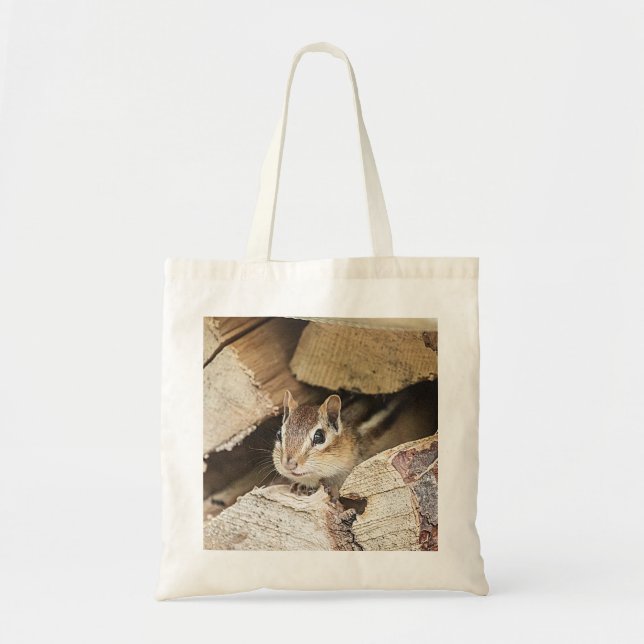 Bolso De Tela Chipmunk en una pila de madera (Frente)