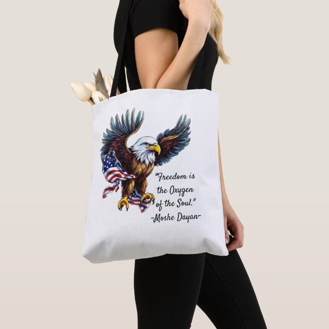 Bolso De Tela Cita de "Libertad" con águila y bandera estadounid (Detalle)
