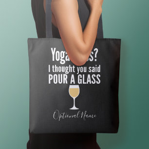 Bolso De Tela Cita de vino divertida - ¿Clase de Yoga? Vierta un