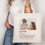 Bolso De Tela Cita personalizada de definición de funciones<br><div class="desc">Este diseño de citas de definición Funtie es la manera perfecta de celebrar el vínculo especial que tu hermana comparte con tu hijo como "Tía divertida". Este diseño es algo que no sólo alegra su vida sino que también captura la alegría y el amor únicos que trae a tu familia....</div>