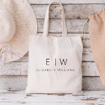 Bolso De Tela Clásico Elegante Moderno Monograma Minimalista Nom<br><div class="desc">Eleva tu estilo con nuestra bolsa de tote clásica elegante y moderna Minimalista. Este tote versátil combina perfectamente la sofisticación atemporal con el minimalismo contemporáneo, convirtiéndolo en un accesorio esencial para cualquier ocasión. Diseñada con meticulosa atención a los detalles, esta bolsa de tocador es más que un accesorio práctico; es...</div>