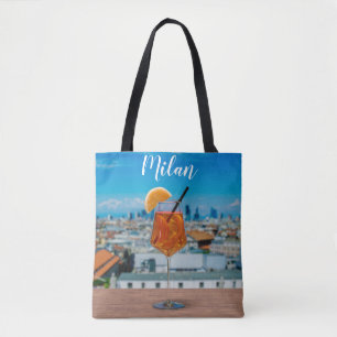 Bolso De Tela Cóctel Spritz en una mesa con vistas a Milán