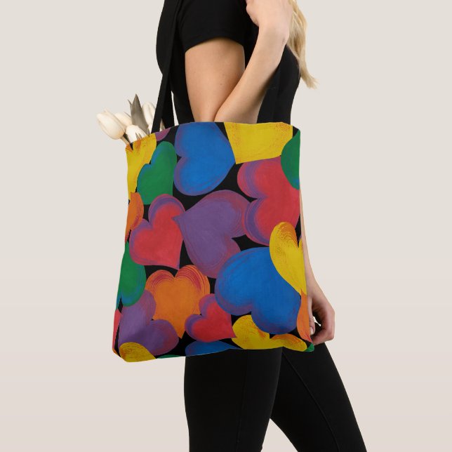 Bolso De Tela con patrones de corazón repetitivos (Detalle)