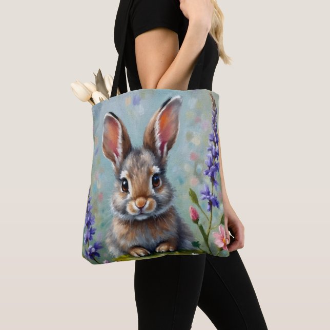 Bolso De Tela Conejo fluido en un campo de flores (Detalle)