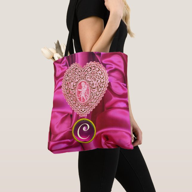 Bolso De Tela CORAZÓN DE ENCAJE CUPIDO SEDA ROSA FUCsia MONOGRAM (Detalle)