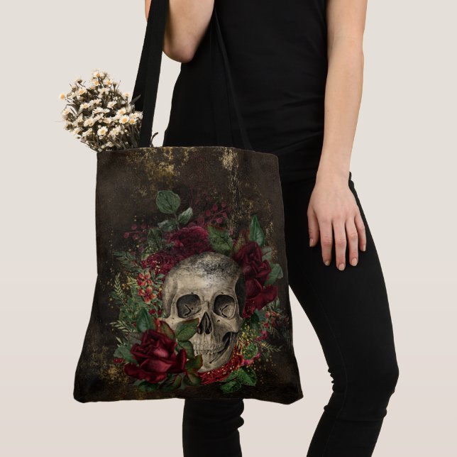 Bolso De Tela Cráneo gótico apenado entre rosas en el cuero (Detalle)