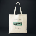 Bolso De Tela Cualquier color Nebraska Map Boda Bag de bienvenid<br><div class="desc">Bolsa de regalo de bienvenida de fin de semana para huéspedes fuera de la ciudad a su boda, con imagen de Nebraska. Puede editar los colores de cualquier parte de este diseño, así como mover el corazón a la ubicación de su boda. Para cambiar los colores, haga clic en personalizar...</div>