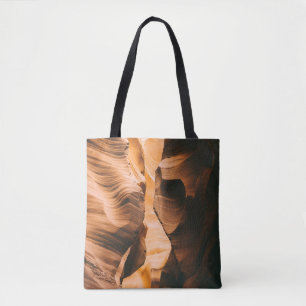 Bolso De Tela Cueva marrón bajo cielo despejado