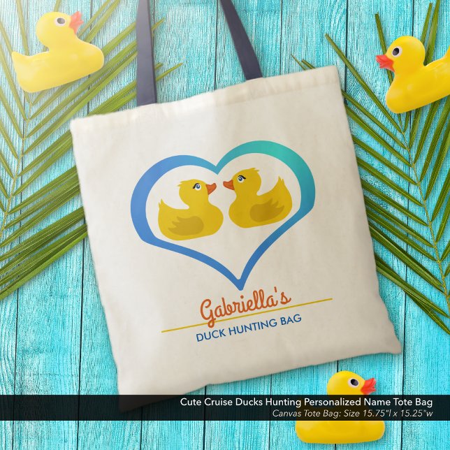 Bolso De Tela Cute Cruise Ducks Cazar nombre personalizado (Create a cute custom tote bag with your name for your cruise duck hunting adventures.)