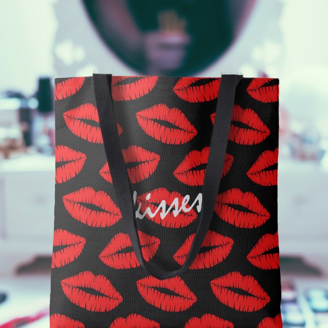 Bolso De Tela Cute Red Lipstick Kiss Patrón de labios Personaliz (A cute red kisses pattern tote bag with text you can customize. Pop your lipsticks in!)