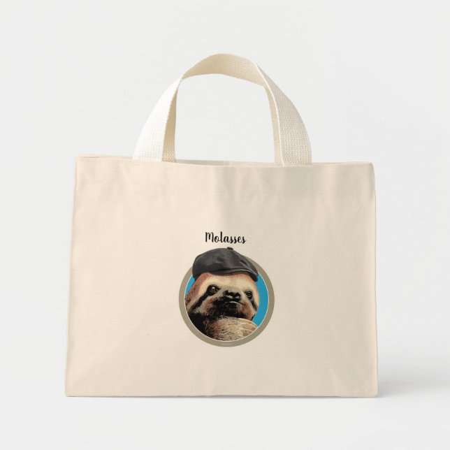 Bolso De Tela Diminuto Sloth (en Baker Boy gorra) (Frente)