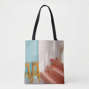 Bolso De Tela Dos taburetes amarillos de bar de madera