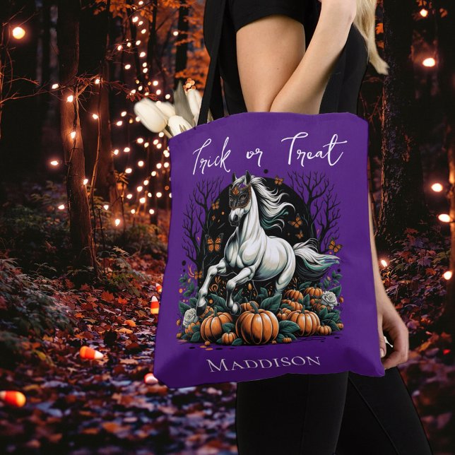 Bolso De Tela Dulce o truco (Get ready for spooky season with our equestrian funny Halloween merchandise!)
