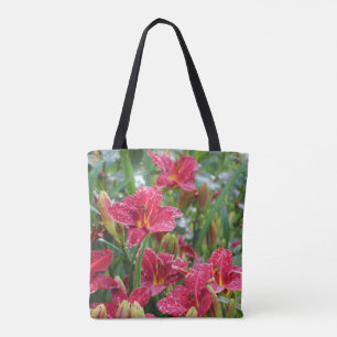 Bolso De Tela El carmesí sombrea Daylilies del día lluvioso