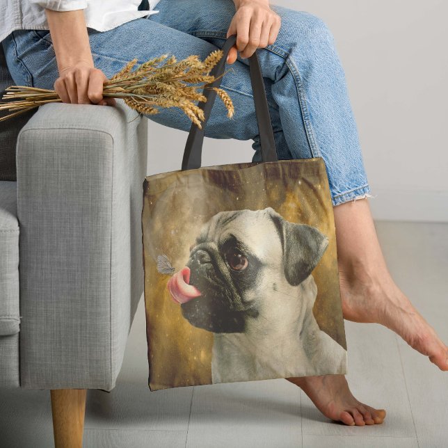 Bolso De Tela El Pug, la Mariposa y el Universo (Here we present a very creative tote bag featuring an adorable pug dog contemplating a vast universe)