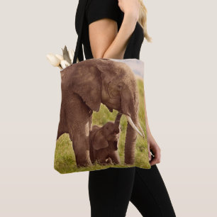 Bolso De Tela Elefante y bebé de las imágenes el   de Getty