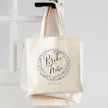 Bolso De Tela Elegante cubrecama de agua de lavanda Wreath Bride<br><div class="desc">Un regalo dulce y elegante para la fiesta nupcial,  el tote cuenta con una elegante cortina de flores de lavanda con vegetación con "tribu de novias" inscrita en el interior con escritura con letras a mano. Personalice con la fecha de boda o el nombre del destinatario.</div>