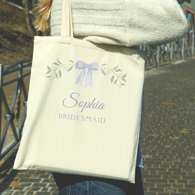 Bolso De Tela Elegante Dusty Blue Bow Nombre Bridesmaid Propuest (Personalized bridesmaid tote with elegant floral design and bow. Perfect for a bridesmaid proposal!)