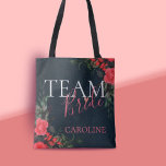 Bolso De Tela Elegante Naranja de pastas Floral Equipo de novias<br><div class="desc">Elegante Naranja De Enseñanza Equipo Floral Novia Bridesmaid Tote Bag . Perfecto para el mejor amigo que está ahí para apoyarte en tu gran día. Perfecto como regalo de la dama de honor. Personalizar el tote cambiando el nombre . Para cualquier personalización adicional , no dude en ponerse en contacto...</div>