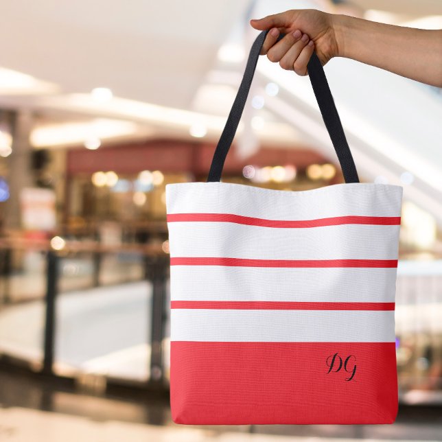 Bolso De Tela Elegantes iniciales de monograma de rayas modernas (Elegant Modern Bold Stripes  Monogrammed Red Black & White Canvas Shopping Shoulder Tote Bag
)