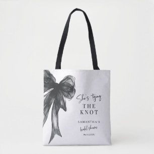 Bolso De Tela Ella Está Anudando El Nudo Lazo Negro Bridal Showe