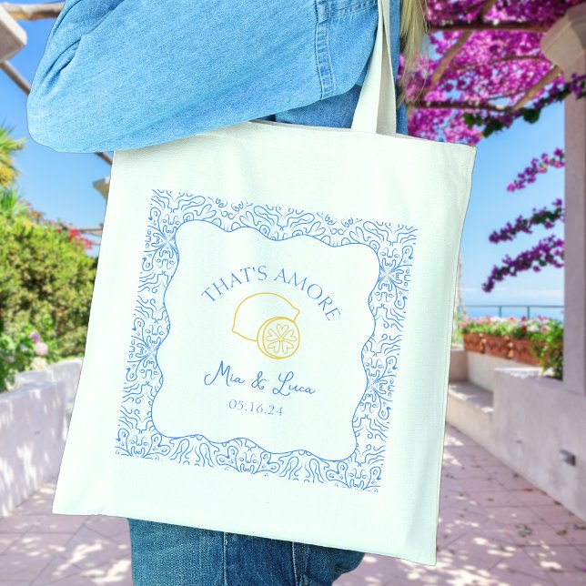 Bolso De Tela Es un Boda de Costa Amalfitana más personalizado (Add a playful touch to your wedding favors with this 'That's Amore' lemon-themed personalized tote.)