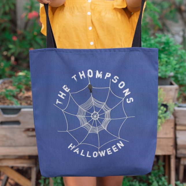 Bolso De Tela Espeluznante en la Web Spider personalizada (Spooky spider web Halloween tote bag with creepy spider design and personalized name.)