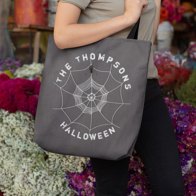 Bolso De Tela Espeluznante en la Web Spider personalizada (Personalized spider web Halloween tote bag with custom family name and spooky spider design.)