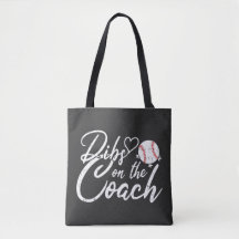 Esposa de Entrenador de Béisbol Reclama al Entrena