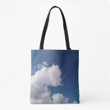 Esquina esponjosa de nubes