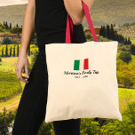 Bolso De Tela Familia coincidente Italia Viaje Personalizado de<br><div class="desc">¿Viajar a Italia con su familia o un grupo de viajes? Luego esta bolsa de tote es perfecta - el diseño incluye la bandera italiana y 2 líneas de texto personalizado. Añada el nombre de su familia o grupo, la fecha de las vacaciones o cualquier texto personalizado. Sencillo y clásico,...</div>